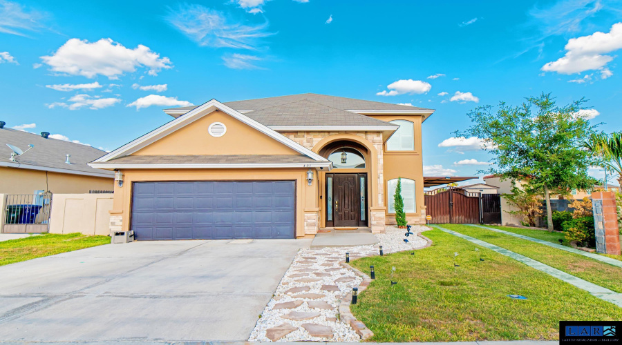 401 Sabal Loop, Laredo, Texas 78045, 6 Bedrooms Bedrooms, 8 Rooms Rooms,4 BathroomsBathrooms,Residential,For Sale,401 Sabal Loop,20260271