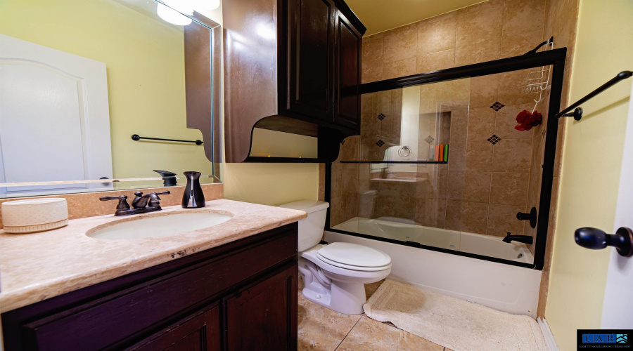 401 Sabal Loop, Laredo, Texas 78045, 6 Bedrooms Bedrooms, 8 Rooms Rooms,4 BathroomsBathrooms,Residential,For Sale,401 Sabal Loop,20260271