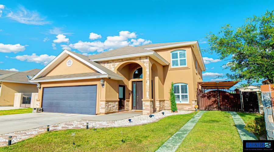 401 Sabal Loop, Laredo, Texas 78045, 6 Bedrooms Bedrooms, 8 Rooms Rooms,4 BathroomsBathrooms,Residential,For Sale,401 Sabal Loop,20260271