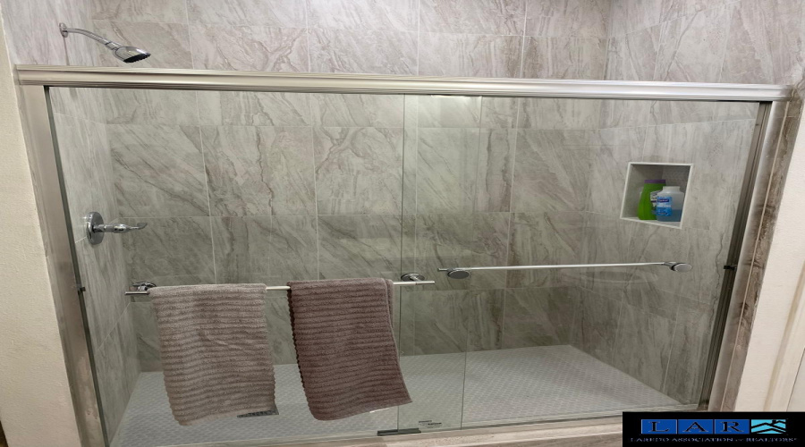 401 Sabal Loop, Laredo, Texas 78045, 6 Bedrooms Bedrooms, 8 Rooms Rooms,4 BathroomsBathrooms,Residential,For Sale,401 Sabal Loop,20260271