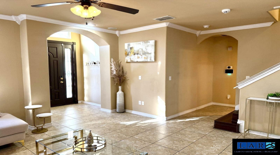 401 Sabal Loop, Laredo, Texas 78045, 6 Bedrooms Bedrooms, 8 Rooms Rooms,4 BathroomsBathrooms,Residential,For Sale,401 Sabal Loop,20260271