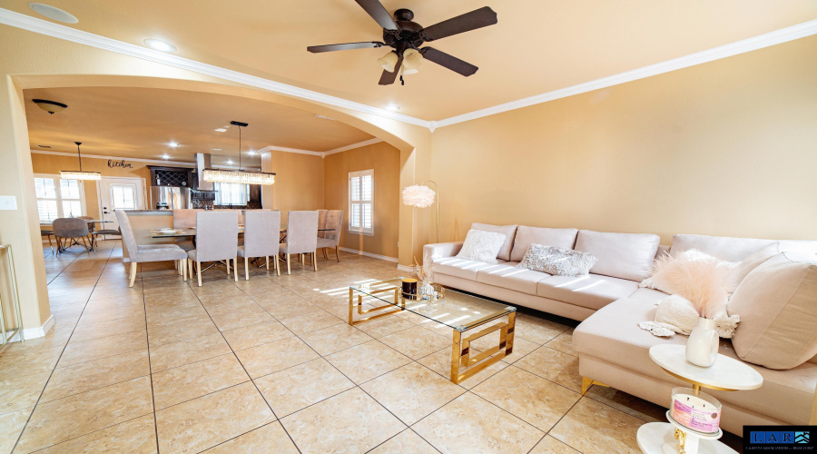 401 Sabal Loop, Laredo, Texas 78045, 6 Bedrooms Bedrooms, 8 Rooms Rooms,4 BathroomsBathrooms,Residential,For Sale,401 Sabal Loop,20260271