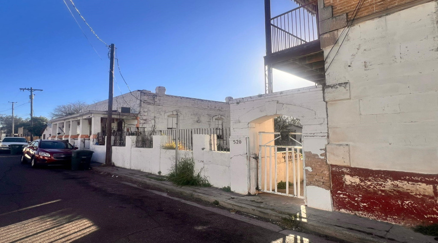 520 Davis Ave, Laredo, Texas 78040, 2 Bedrooms Bedrooms, 3 Rooms Rooms,1 BathroomBathrooms,Residential,For Rent,520 Davis Ave,20260272