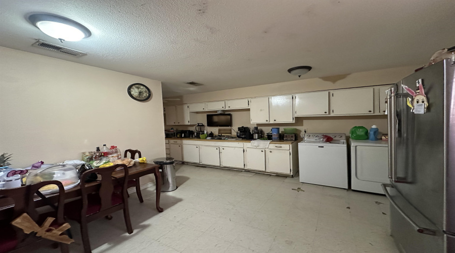 704 A Banyan Ct W, Laredo, Texas 78041, 3 Bedrooms Bedrooms, 5 Rooms Rooms,2 BathroomsBathrooms,Residential,For Sale,704 A Banyan Ct W,20260275