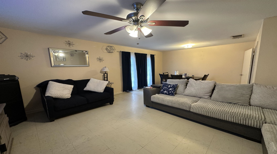 704 A Banyan Ct W, Laredo, Texas 78041, 3 Bedrooms Bedrooms, 5 Rooms Rooms,2 BathroomsBathrooms,Residential,For Sale,704 A Banyan Ct W,20260275