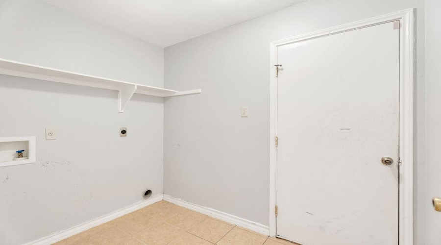 318 Gilman Rd, Laredo, Texas 78046-5181, 3 Bedrooms Bedrooms, 5 Rooms Rooms,2 BathroomsBathrooms,Residential,For Sale,318 Gilman Rd,20260277