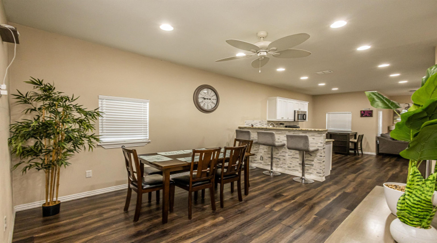 1202 N Center, San Antonio, Texas 78202, 4 Bedrooms Bedrooms, 7 Rooms Rooms,3 BathroomsBathrooms,Residential,For Sale,1202 N Center,20260278