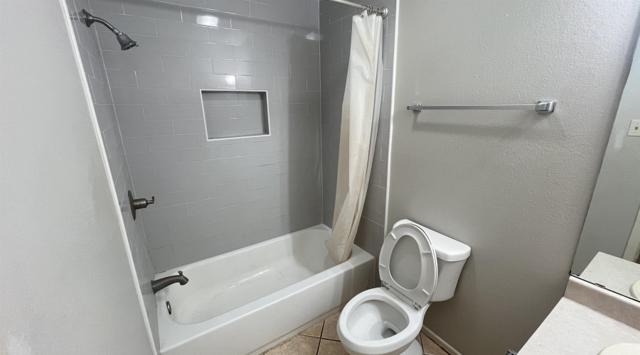 9617 Mallard Lp, Laredo, Texas 78045, 4 Bedrooms Bedrooms, 6 Rooms Rooms,2 BathroomsBathrooms,Residential,For Sale,9617 Mallard Lp,20260279