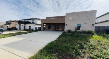 5525 Conroe St, Laredo, Texas 78046, 3 Bedrooms Bedrooms, 4 Rooms Rooms,2 BathroomsBathrooms,Residential,For Sale,5525 Conroe St,20260281