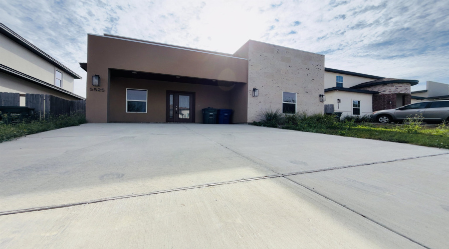 5525 Conroe St, Laredo, Texas 78046, 3 Bedrooms Bedrooms, 4 Rooms Rooms,2 BathroomsBathrooms,Residential,For Sale,5525 Conroe St,20260281