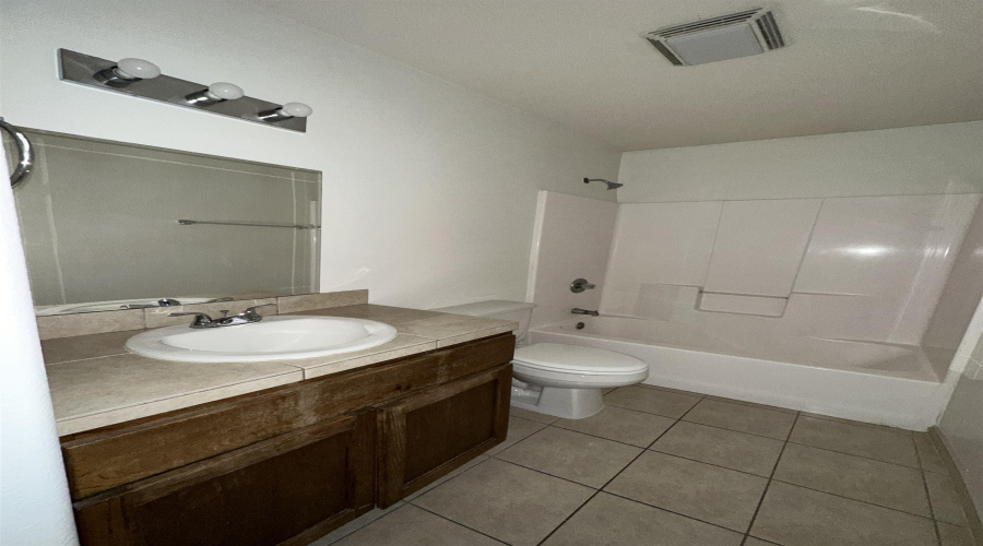 1610 E Plum St, Laredo, Texas 78043, 2 Bedrooms Bedrooms, 3 Rooms Rooms,1 BathroomBathrooms,Residential,For Rent,1610 E Plum St,20260283