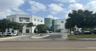 6909 Springfield Ave, Laredo, Texas 78041, 1 Room Rooms,1 BathroomBathrooms,Commercial retail/office,For Rent,6909 Springfield Ave,20260285