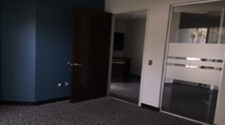 6909 Springfield Ave, Laredo, Texas 78041, 1 Room Rooms,1 BathroomBathrooms,Commercial retail/office,For Rent,6909 Springfield Ave,20260285