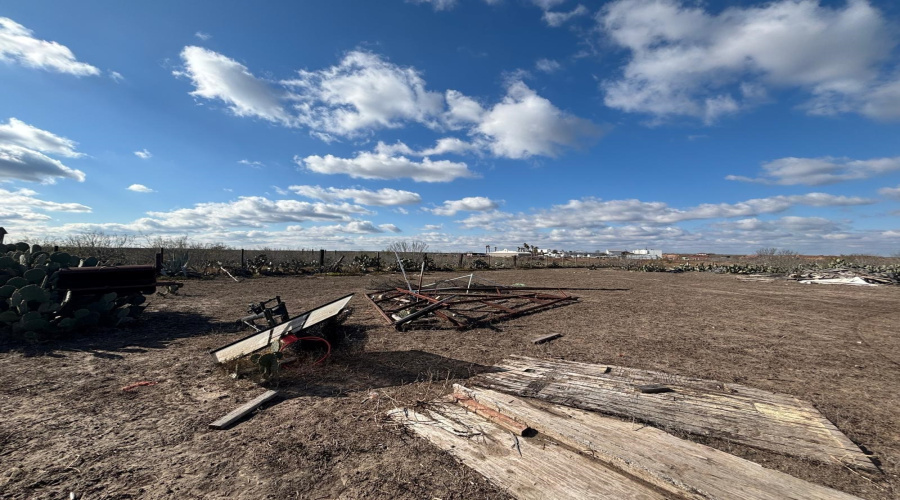 1300 Camino Don Antonio, Laredo, Texas 78043, ,Land,For Sale,1300 Camino Don Antonio,20260286