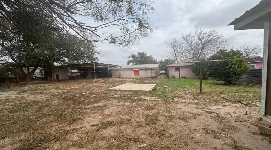 1816 Anna Ave, Laredo, Texas 78040, ,Multi-family,For Sale,1816 Anna Ave,20260292