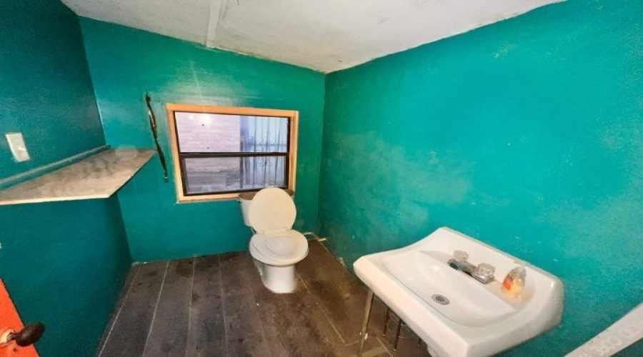 1816 Anna Ave, Laredo, Texas 78040, ,Multi-family,For Sale,1816 Anna Ave,20260292