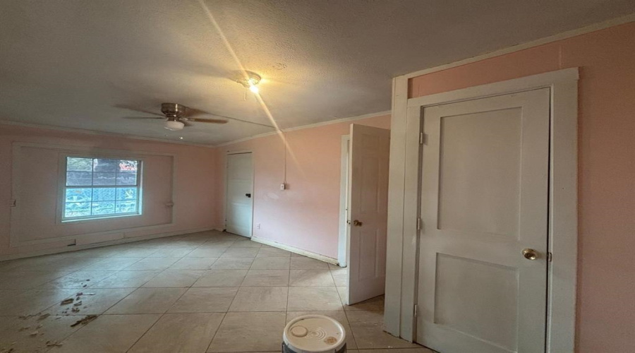 1816 Anna Ave, Laredo, Texas 78040, ,Multi-family,For Sale,1816 Anna Ave,20260292