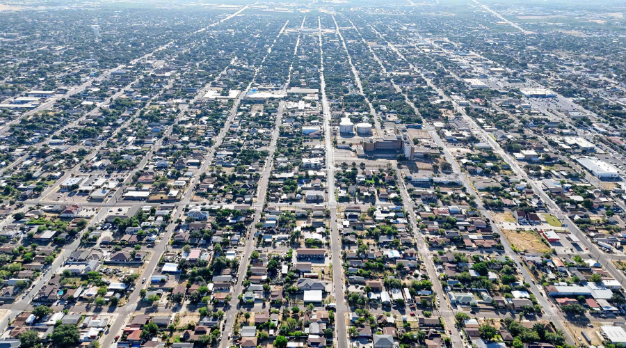 702 Galveston St, Laredo, Texas 78040, 1 Room Rooms,3 BathroomsBathrooms,Commercial retail/office,For Sale,702 Galveston St,20260294