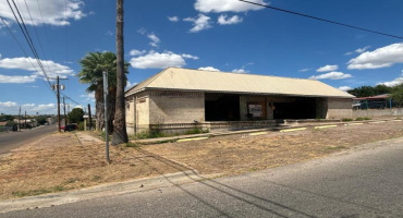702 Galveston St, Laredo, Texas 78040, 1 Room Rooms,3 BathroomsBathrooms,Commercial retail/office,For Sale,702 Galveston St,20260294