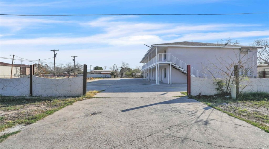 1303 Philadelphia St, Laredo, Texas 78041, ,Multi-family,For Sale,1303 Philadelphia St,20260295