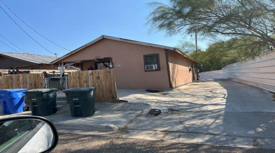 2715 & 2717 Market St, Laredo, Texas 78043, ,Multi-family,For Sale,2715 & 2717 Market St,20260297