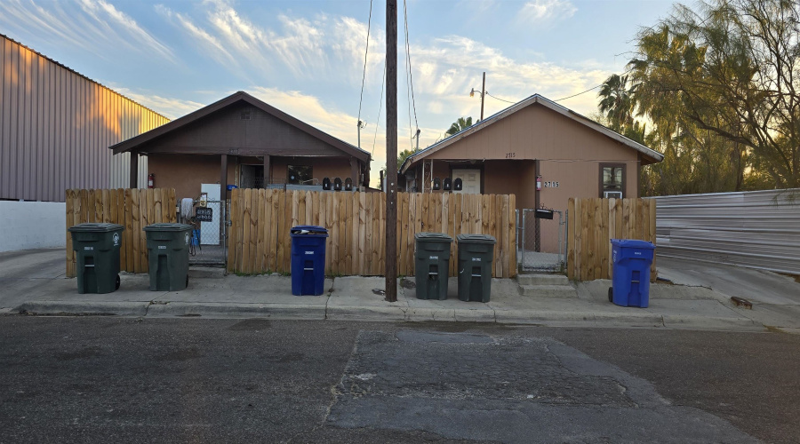 2715 & 2717 Market St, Laredo, Texas 78043, ,Multi-family,For Sale,2715 & 2717 Market St,20260297