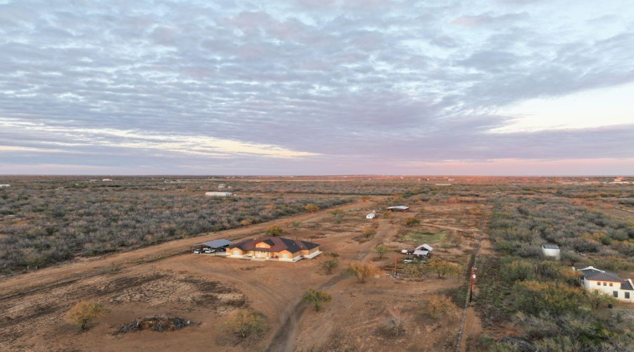 275 Jefferies Rd., Laredo, Texas 78045, 4 Bedrooms Bedrooms, 7 Rooms Rooms,3 BathroomsBathrooms,Residential,For Sale,275 Jefferies Rd.,20260301