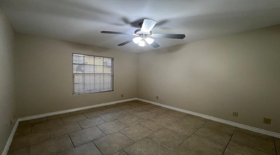 2720 Camelot Dr, Laredo, Texas 78041, 2 Bedrooms Bedrooms, 4 Rooms Rooms,2 BathroomsBathrooms,Residential,For Rent,2720 Camelot Dr,20260302