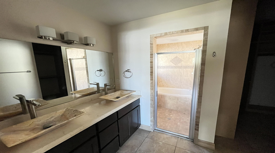 3909 Ivana Ct., Laredo, Texas 78045-4508, 3 Bedrooms Bedrooms, 7 Rooms Rooms,3 BathroomsBathrooms,Residential,For Rent,3909 Ivana Ct.,20260306