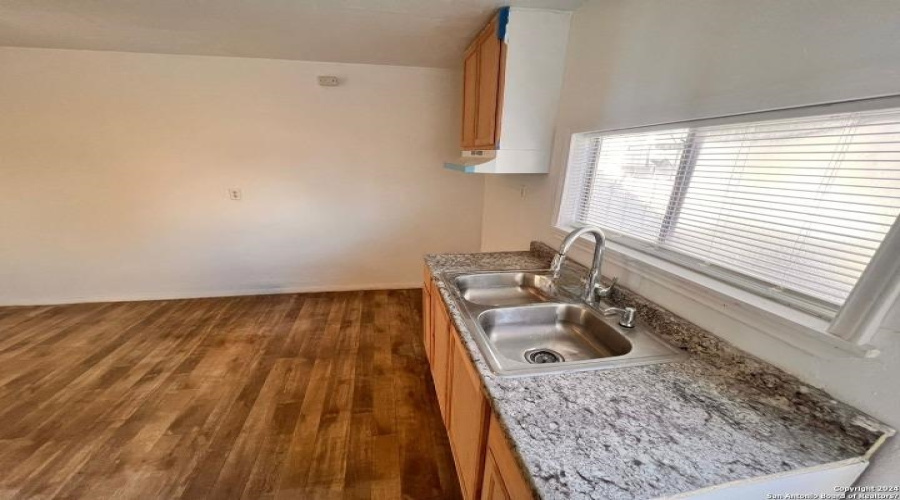 444 Taft Ct, San Antonio, Texas 78225, 2 Bedrooms Bedrooms, 8 Rooms Rooms,2 BathroomsBathrooms,Residential,For Sale,444 Taft Ct,20260309