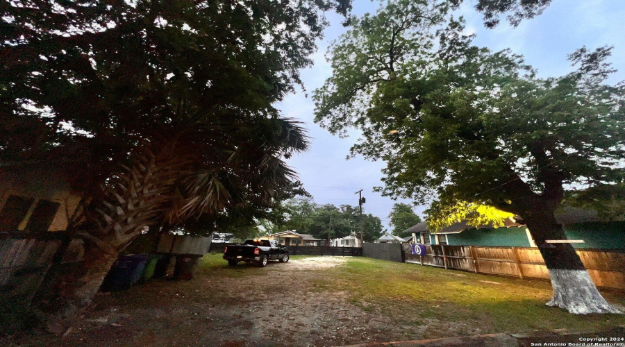 444 Taft Ct, San Antonio, Texas 78225, 2 Bedrooms Bedrooms, 8 Rooms Rooms,2 BathroomsBathrooms,Residential,For Sale,444 Taft Ct,20260309