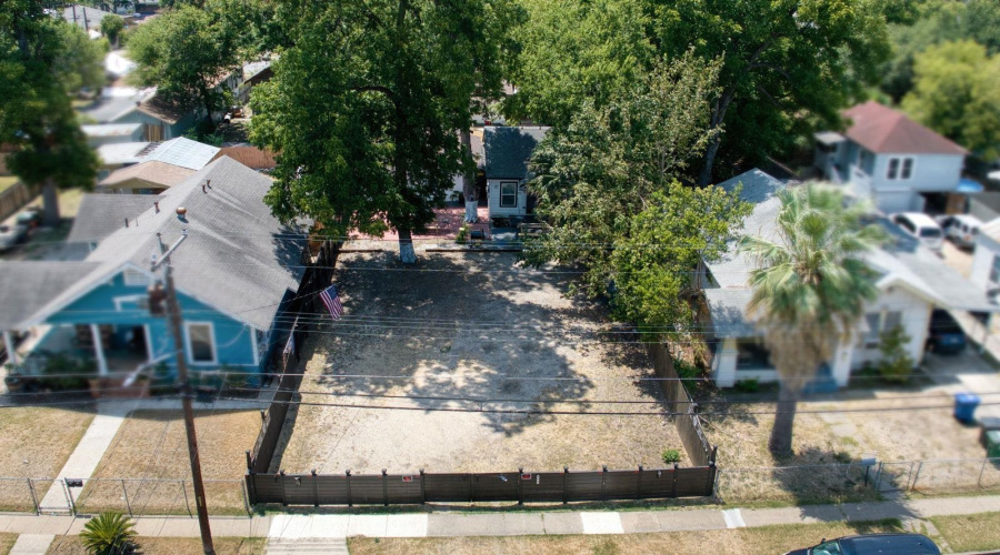 444 Taft Ct, San Antonio, Texas 78225, 2 Bedrooms Bedrooms, 8 Rooms Rooms,2 BathroomsBathrooms,Residential,For Sale,444 Taft Ct,20260309