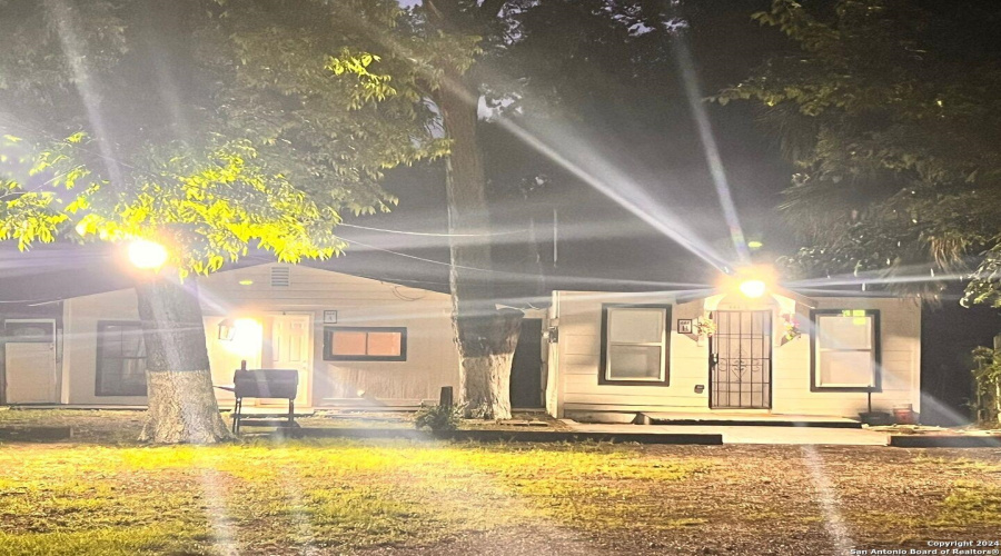 444 Taft Ct, San Antonio, Texas 78225, 2 Bedrooms Bedrooms, 8 Rooms Rooms,2 BathroomsBathrooms,Residential,For Sale,444 Taft Ct,20260309