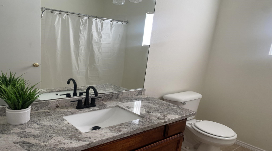 1820 Arctic Ct, LAREDO, Texas 78045, 4 Bedrooms Bedrooms, 6 Rooms Rooms,2 BathroomsBathrooms,Residential,For Sale,1820 Arctic Ct,20260318