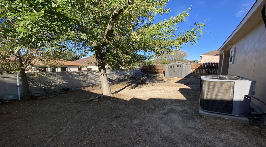 1820 Arctic Ct, LAREDO, Texas 78045, 4 Bedrooms Bedrooms, 6 Rooms Rooms,2 BathroomsBathrooms,Residential,For Sale,1820 Arctic Ct,20260318