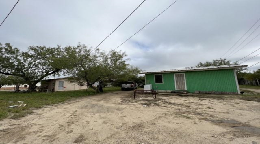 707 Delmar St., Zapata, Texas 78076, 4 Bedrooms Bedrooms, 6 Rooms Rooms,2 BathroomsBathrooms,Residential,For Sale,707 Delmar St.,20260319
