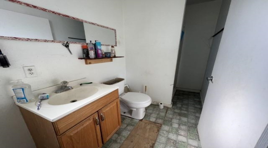 707 Delmar St., Zapata, Texas 78076, 4 Bedrooms Bedrooms, 6 Rooms Rooms,2 BathroomsBathrooms,Residential,For Sale,707 Delmar St.,20260319