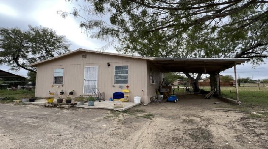 707 Delmar St., Zapata, Texas 78076, 4 Bedrooms Bedrooms, 6 Rooms Rooms,2 BathroomsBathrooms,Residential,For Sale,707 Delmar St.,20260319