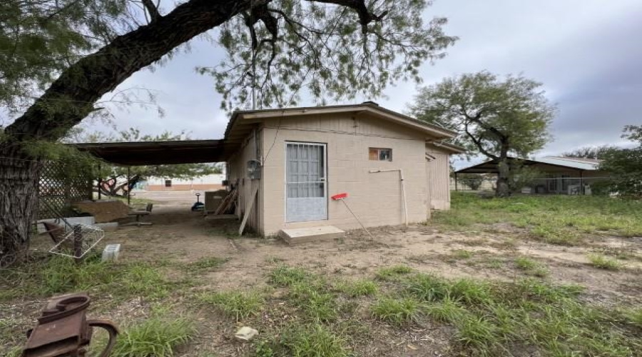 707 Delmar St., Zapata, Texas 78076, 4 Bedrooms Bedrooms, 6 Rooms Rooms,2 BathroomsBathrooms,Residential,For Sale,707 Delmar St.,20260319