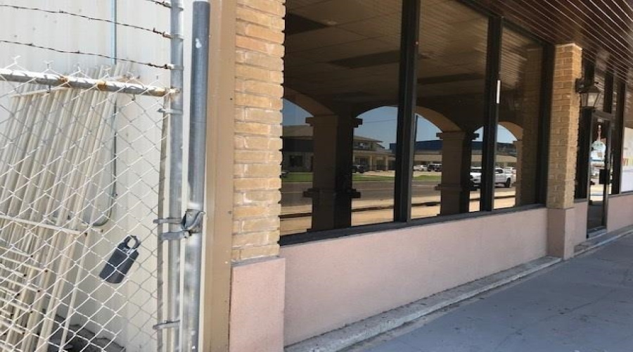 1510 Calle Del Norte, LAREDO, Texas 78041, 21 Rooms Rooms,1 BathroomBathrooms,Commercial retail/office,For Rent,1510 Calle Del Norte,20260321