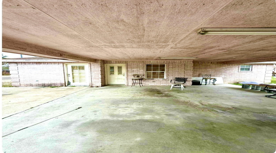 1902 Delmar St., ZAPATA, Texas 78073, 4 Bedrooms Bedrooms, 8 Rooms Rooms,2 BathroomsBathrooms,Residential,For Sale,1902 Delmar St.,20260323