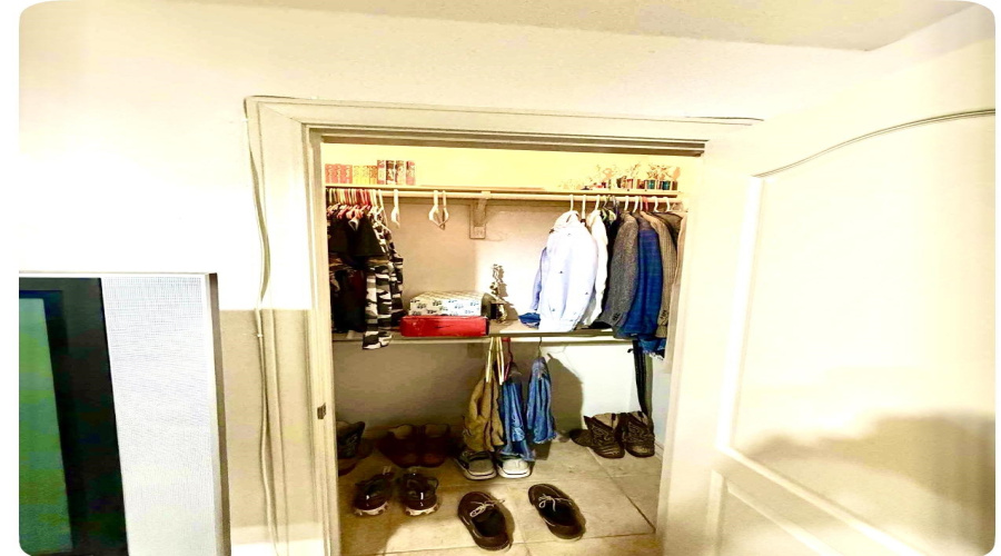 1902 Delmar St., ZAPATA, Texas 78073, 4 Bedrooms Bedrooms, 8 Rooms Rooms,2 BathroomsBathrooms,Residential,For Sale,1902 Delmar St.,20260323