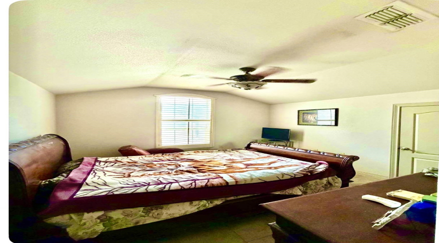 1902 Delmar St., ZAPATA, Texas 78073, 4 Bedrooms Bedrooms, 8 Rooms Rooms,2 BathroomsBathrooms,Residential,For Sale,1902 Delmar St.,20260323