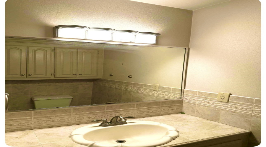 1902 Delmar St., ZAPATA, Texas 78073, 4 Bedrooms Bedrooms, 8 Rooms Rooms,2 BathroomsBathrooms,Residential,For Sale,1902 Delmar St.,20260323