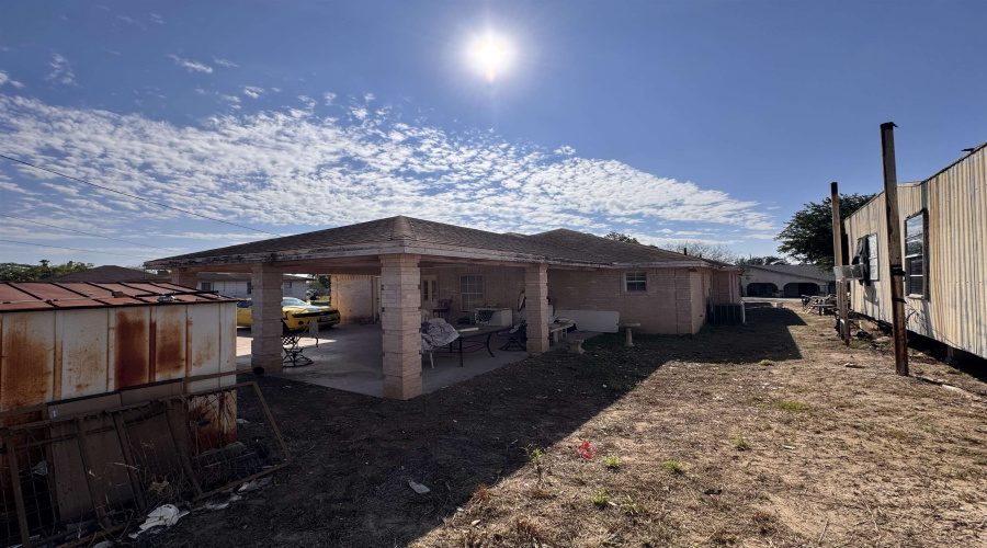 1902 Delmar St., ZAPATA, Texas 78073, 4 Bedrooms Bedrooms, 8 Rooms Rooms,2 BathroomsBathrooms,Residential,For Sale,1902 Delmar St.,20260323