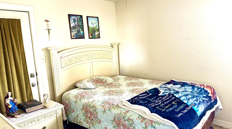 1902 Delmar St., ZAPATA, Texas 78073, 4 Bedrooms Bedrooms, 8 Rooms Rooms,2 BathroomsBathrooms,Residential,For Sale,1902 Delmar St.,20260323