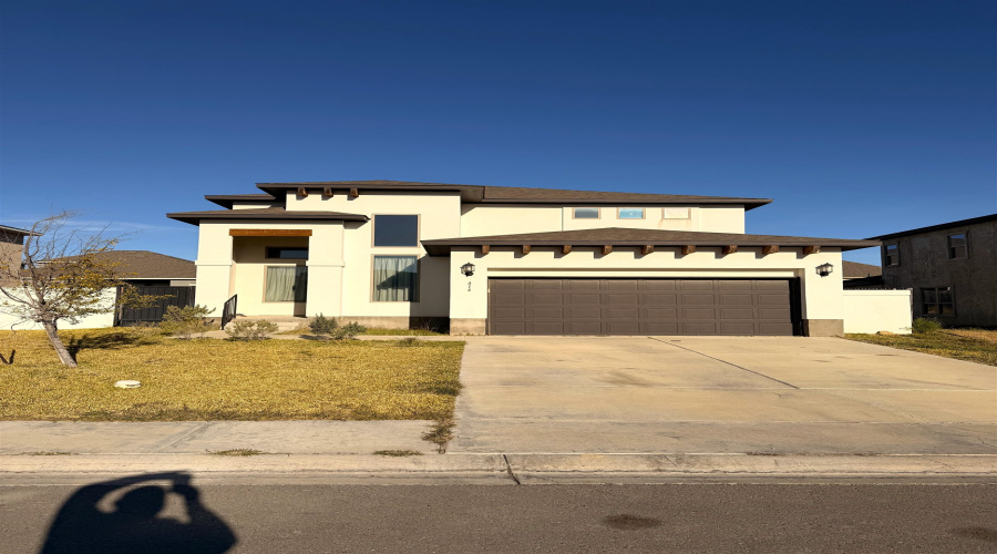 414 Placido Dr, Laredo, Texas 78045, 5 Bedrooms Bedrooms, 8 Rooms Rooms,2 BathroomsBathrooms,Residential,For Rent,414 Placido Dr,20260326
