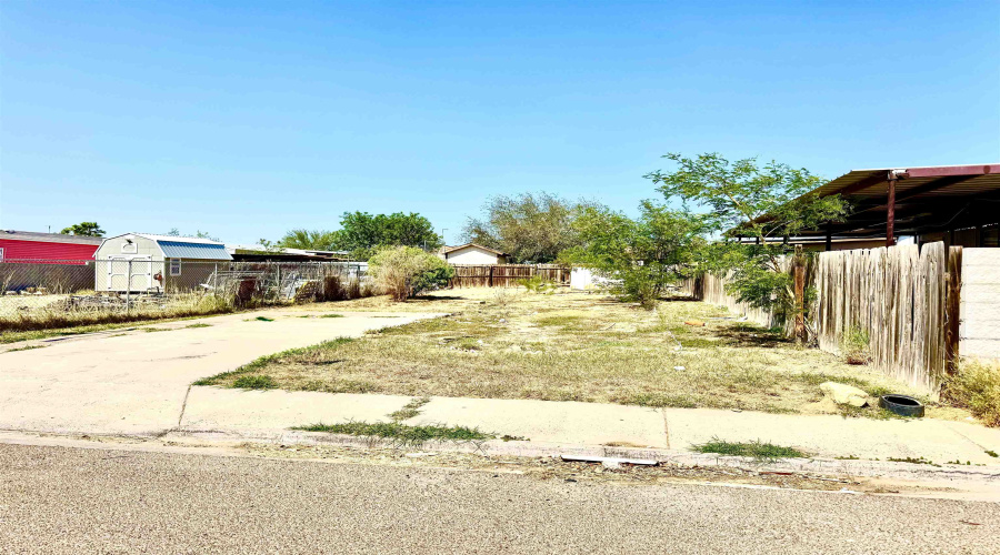 3914 Sitting Bull Ln, LAREDO, Texas 78043-4236, ,Land,For Sale,3914 Sitting Bull Ln,20260325