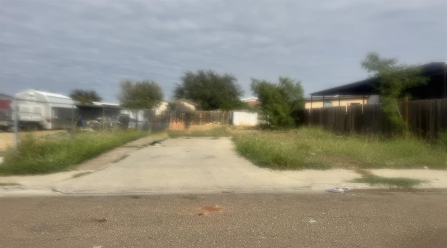 3814 Sitting Bull Ln, LAREDO, Texas 78043-4236, ,Land,For Sale,3814 Sitting Bull Ln,20260325