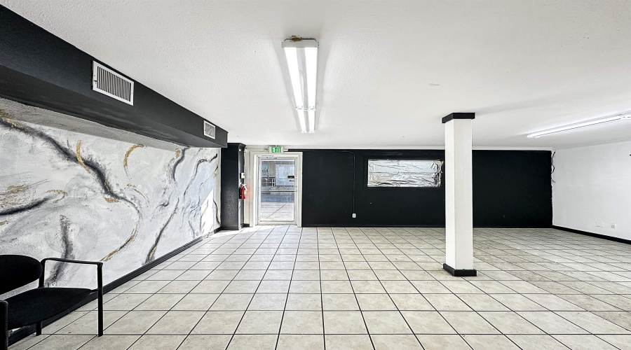 608 Gale St, Laredo, Texas 78041, 1 Room Rooms,2 BathroomsBathrooms,Commercial retail/office,For Rent,608 Gale St,20260338